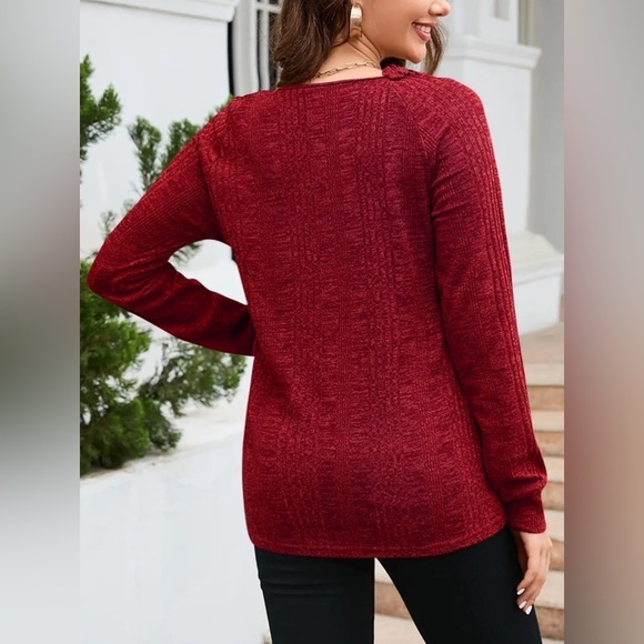 Essential Elegance Round Neck Textured Shirt - Picture 3 of 4